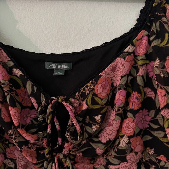 Floral Tie Front Blouse - Picture 2 of 4